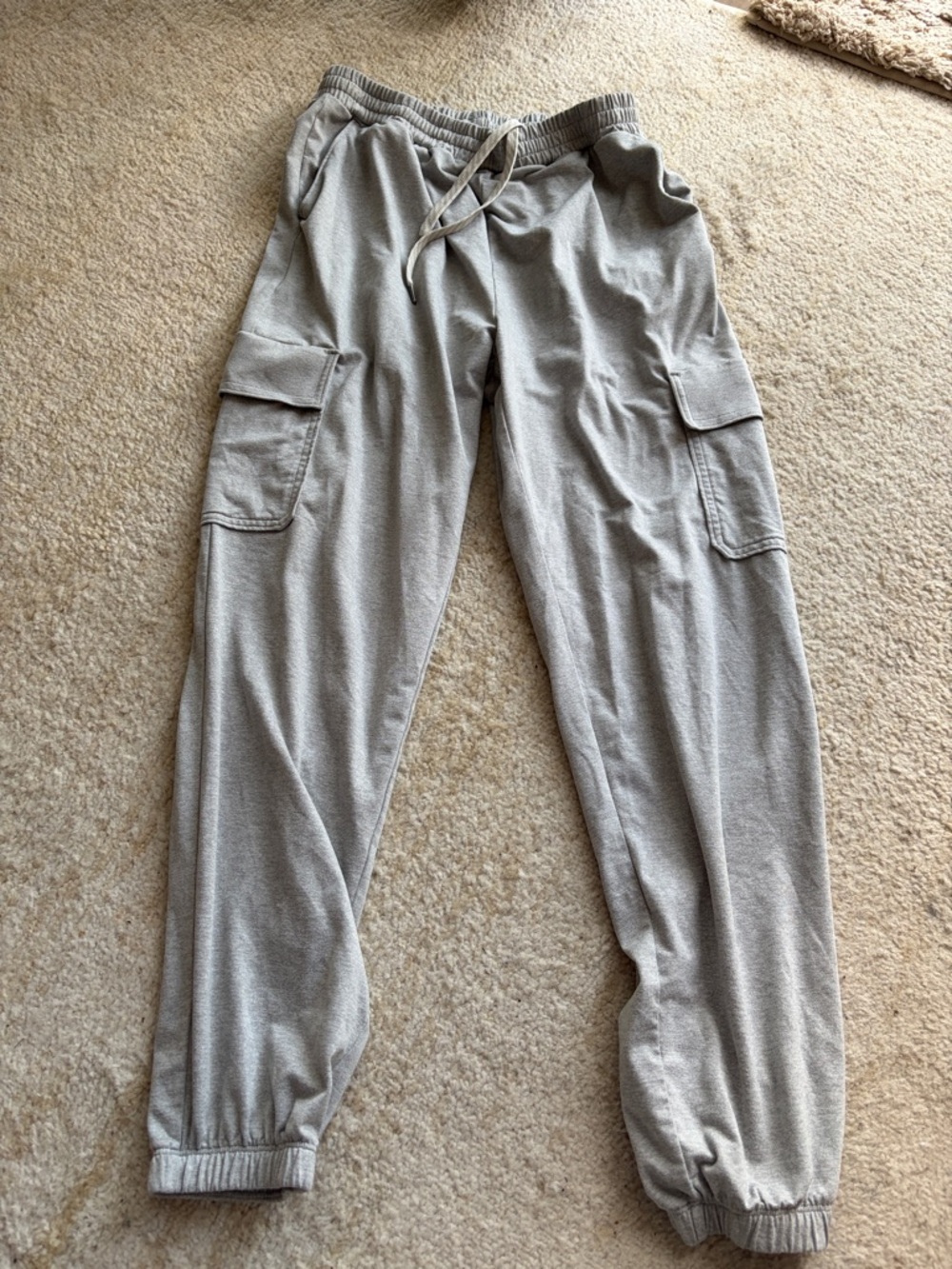 Vuori Women's Light Gray Cargo Jogger Pants